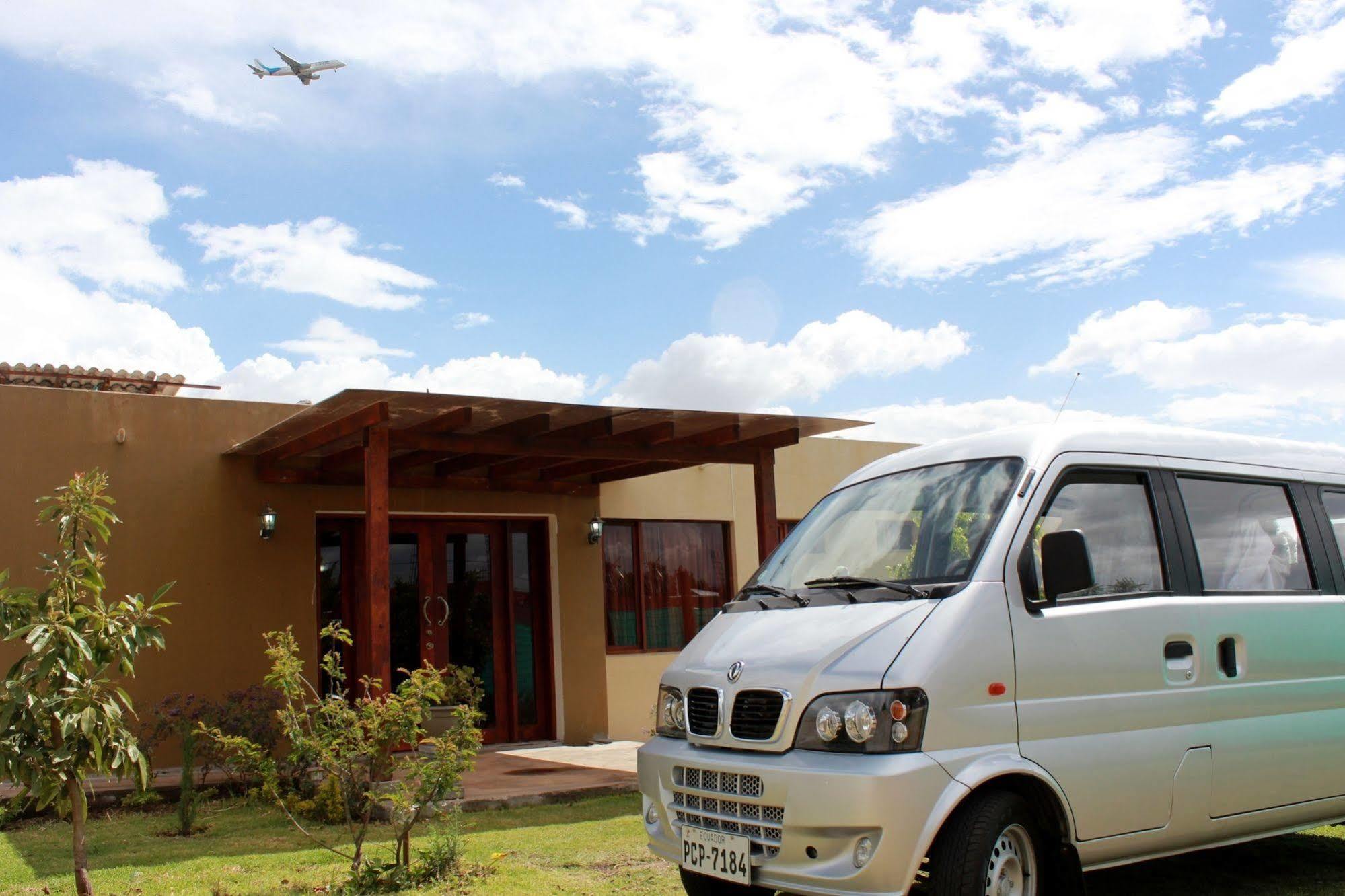 Hotel Las Mercedes Airport-Quito Tababela Exterior foto